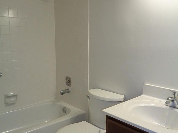 4th image of 5504 Carousel St