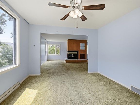4th image of 2208 4th Ave W