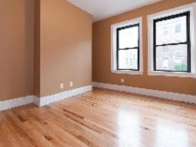 8 Lothian Rd #1A — Photo 4