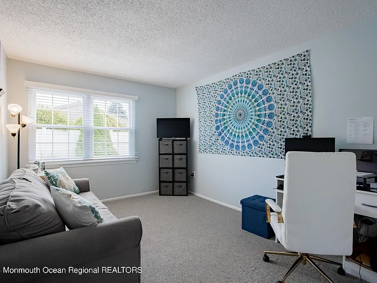 49 Williamsburg Dr — Photo 21