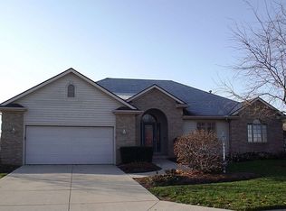 5720 Bell Tower Ln, Fort Wayne, IN 46815