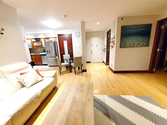 Sold by Remax Real Estate Professionals | media 17