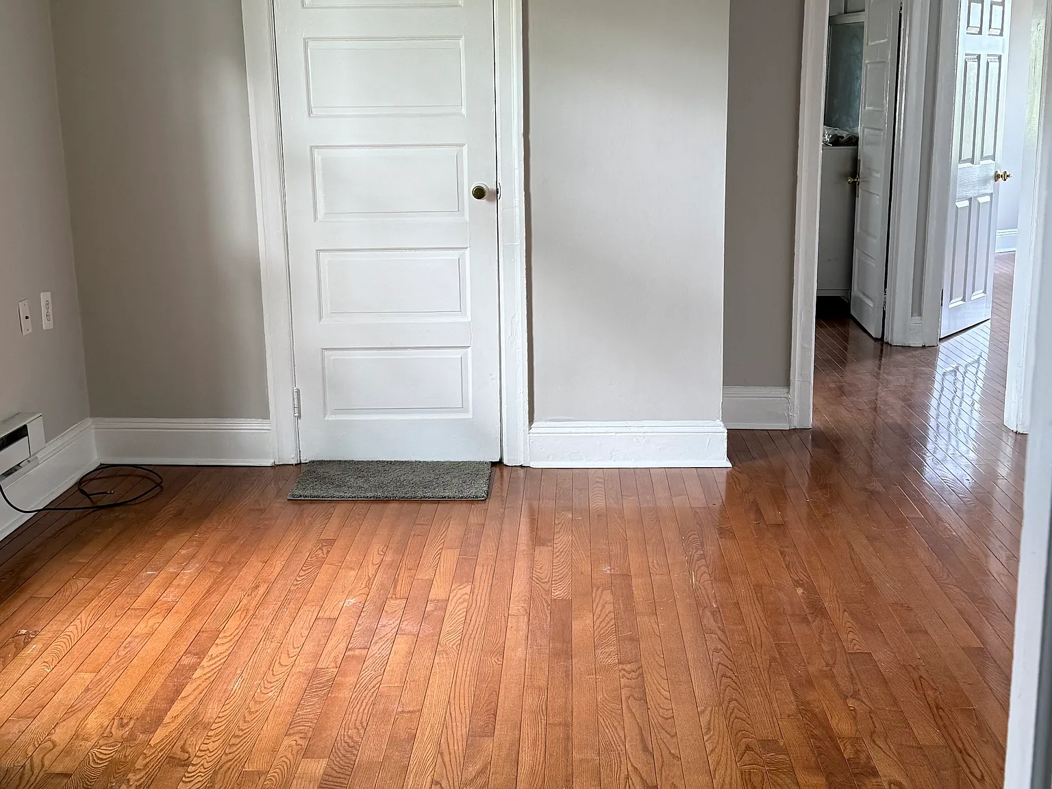 2 bed, 1220 sqft, $1,500 — Photo 2