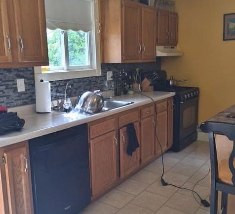 3rd image of 223 Pemberton Ave