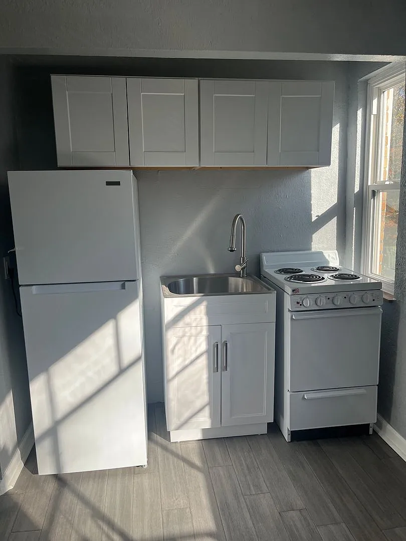4056 Reading Rd — Photo 3