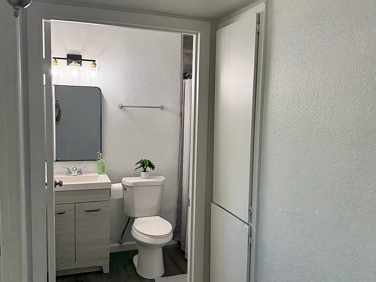 E Tempe Dr — Photo 13