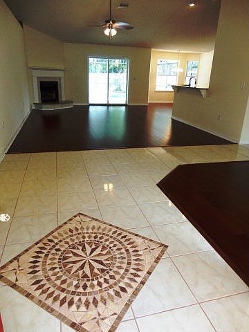 1st image of 42 Bainbridge Ln