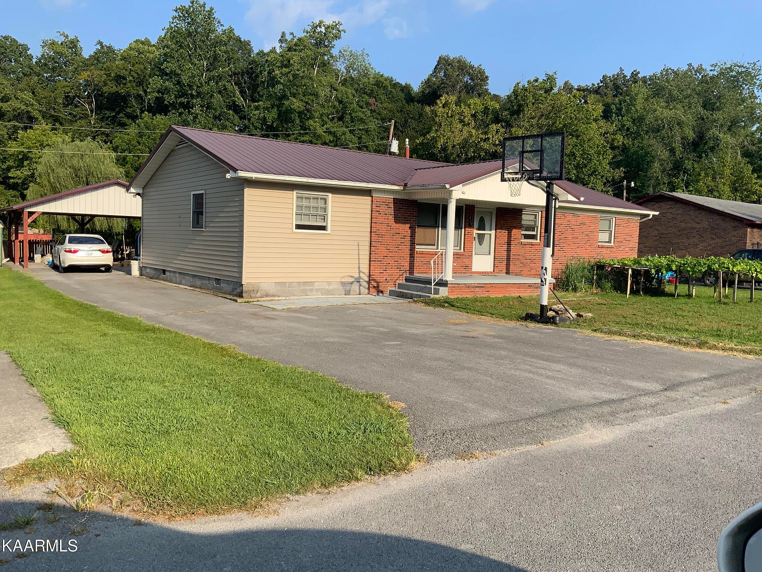 409 Meadow Ln, Middlesboro, KY 40965 MLS 1237476 Zillow