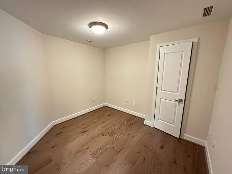7171 Woodmont Ave #606 — Photo 11
