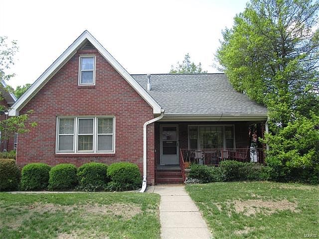 2nd image of 210 Patterson Pl
