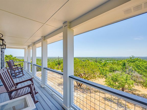 5th image of 1805 Spring Valley Dr