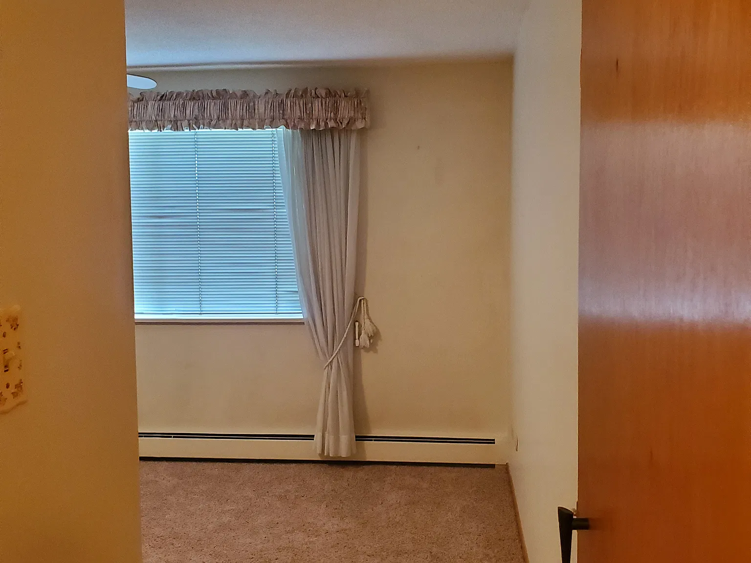 2 bed, 945 sqft, $1,400 — Photo 3