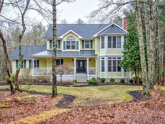 2nd image of 31 Panettieri Dr