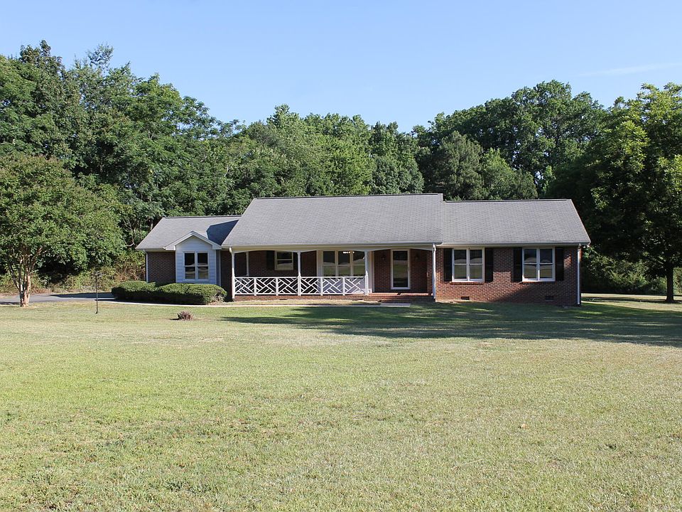 1st image of 805 Rand Rd