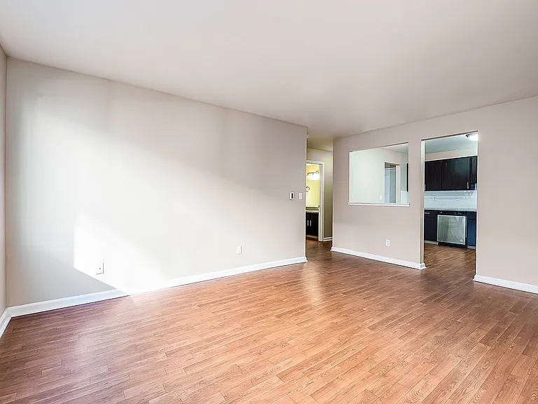 Northlink Apartments — Photo 32