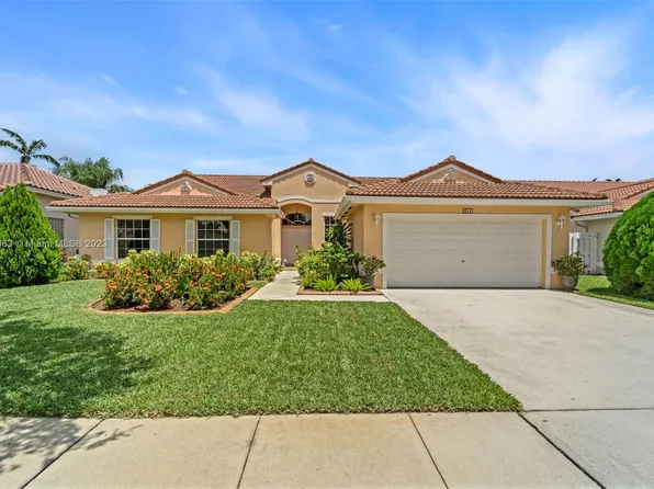 355 SW 188th Ave, Pembroke Pines, FL 33029