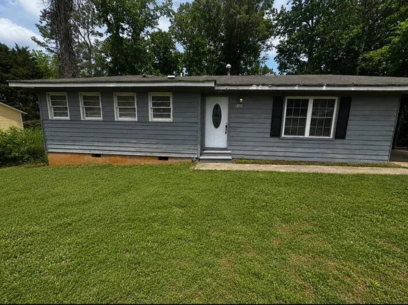 8204 Chicago Ave, Douglasville, GA 30134