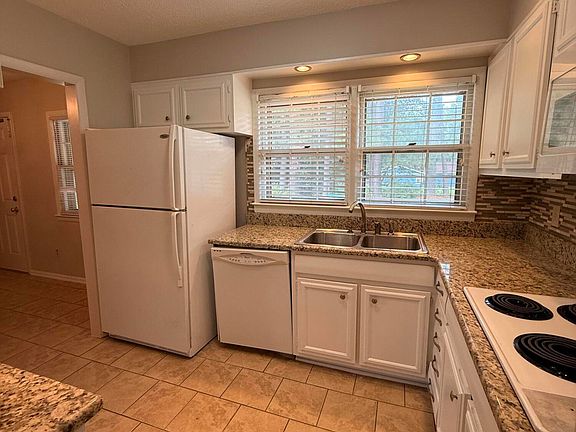 4th image of 803 W Morris Cir