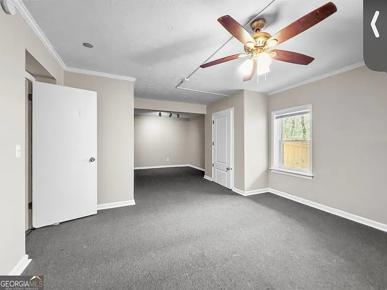 3219 University Ave #9 — Photo 15
