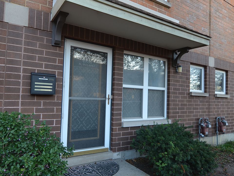 1st image of 4851 N Pulaski Rd