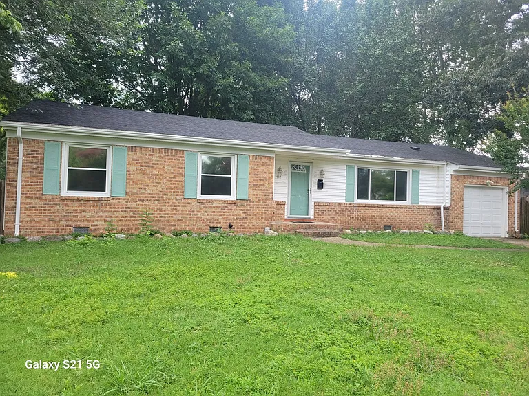 512 S Kings Point Rd — Photo 1
