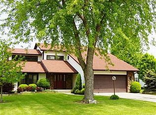 611 Rods Dr, Sandusky, OH 44870