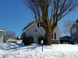 1409 S 38th St, Manitowoc, WI 54220