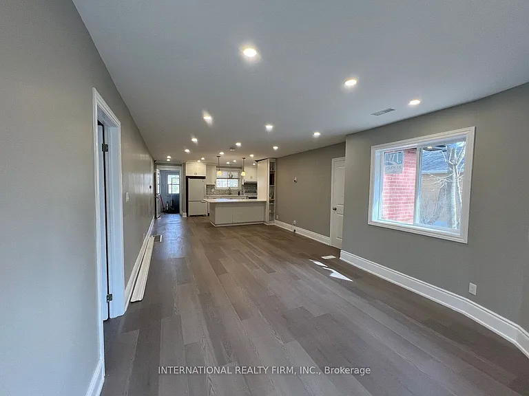 73 Murray Dr — Photo 6