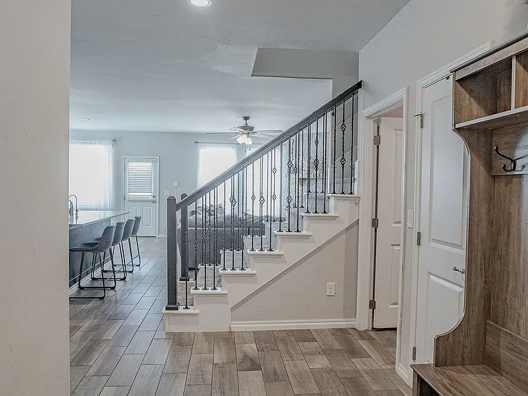 2501 Caden Ct — Photo 28