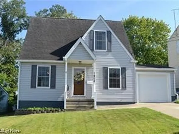 1208 Courtland Rd, Weirton, WV 26062