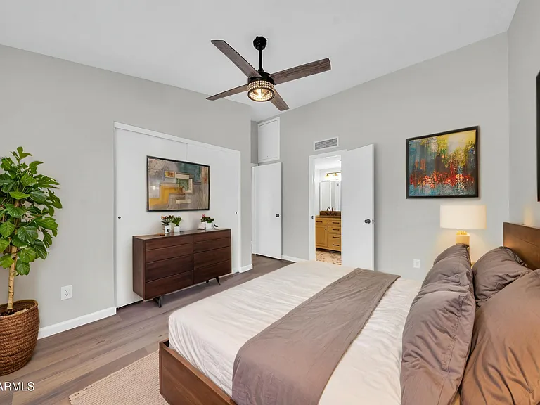2845 E Tracy Ln #4 — Photo 10