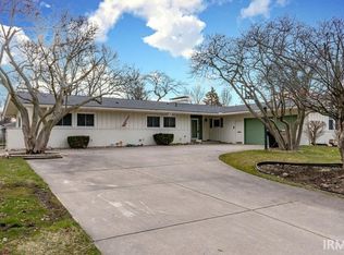 3906 Springbrook Dr, South Bend, IN 46614