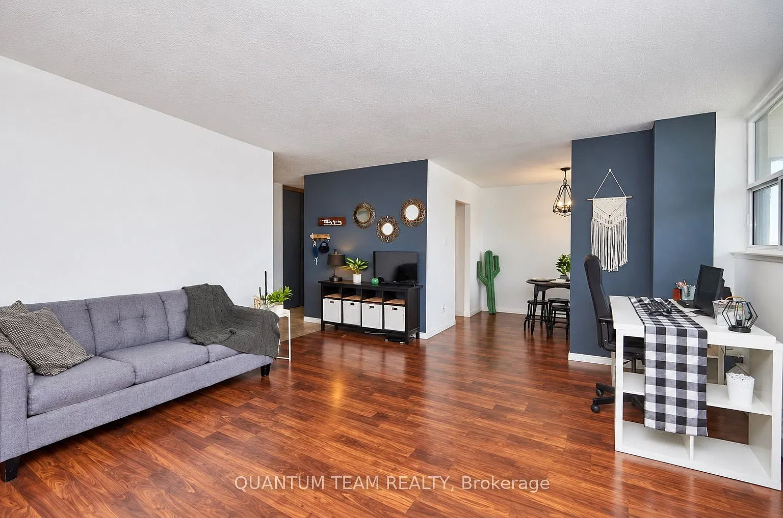 215 Glenridge Ave — Photo 2