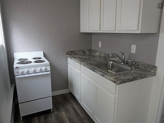 4th image of 2130 Avenue J #1
