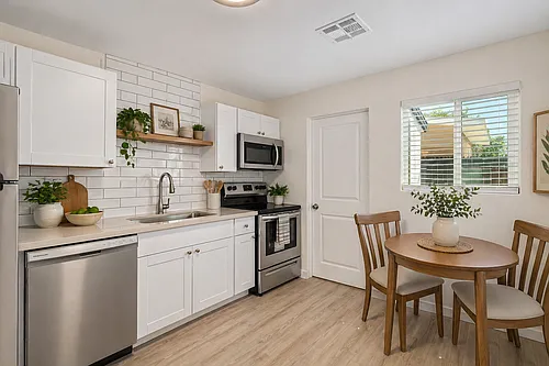 312 E Kinderman Dr #1 Photo 1