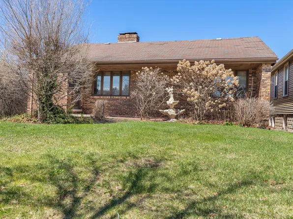 1726 E Lincoln Ave, Des Plaines, IL 60018