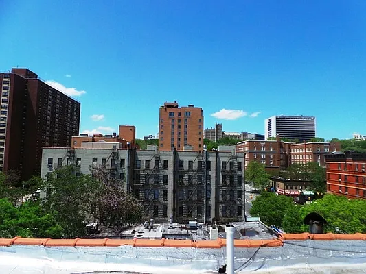 Rented by Perry Associates NYC Inc | media 14