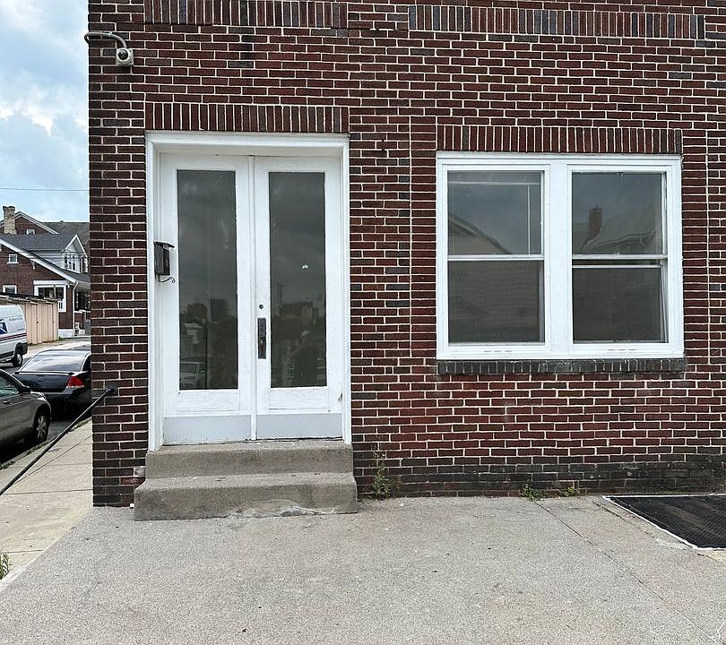1st image of 702 Saint John St APT 1
