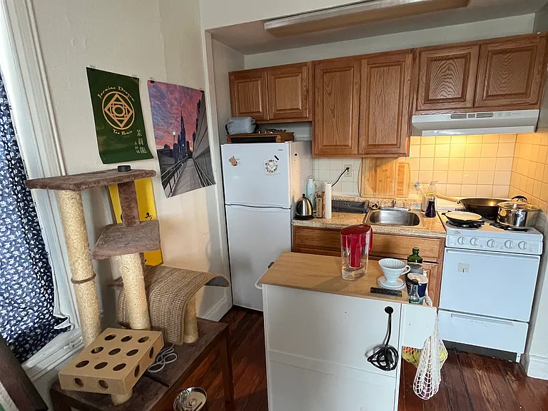 210 S 43rd St #3R — Photo 2