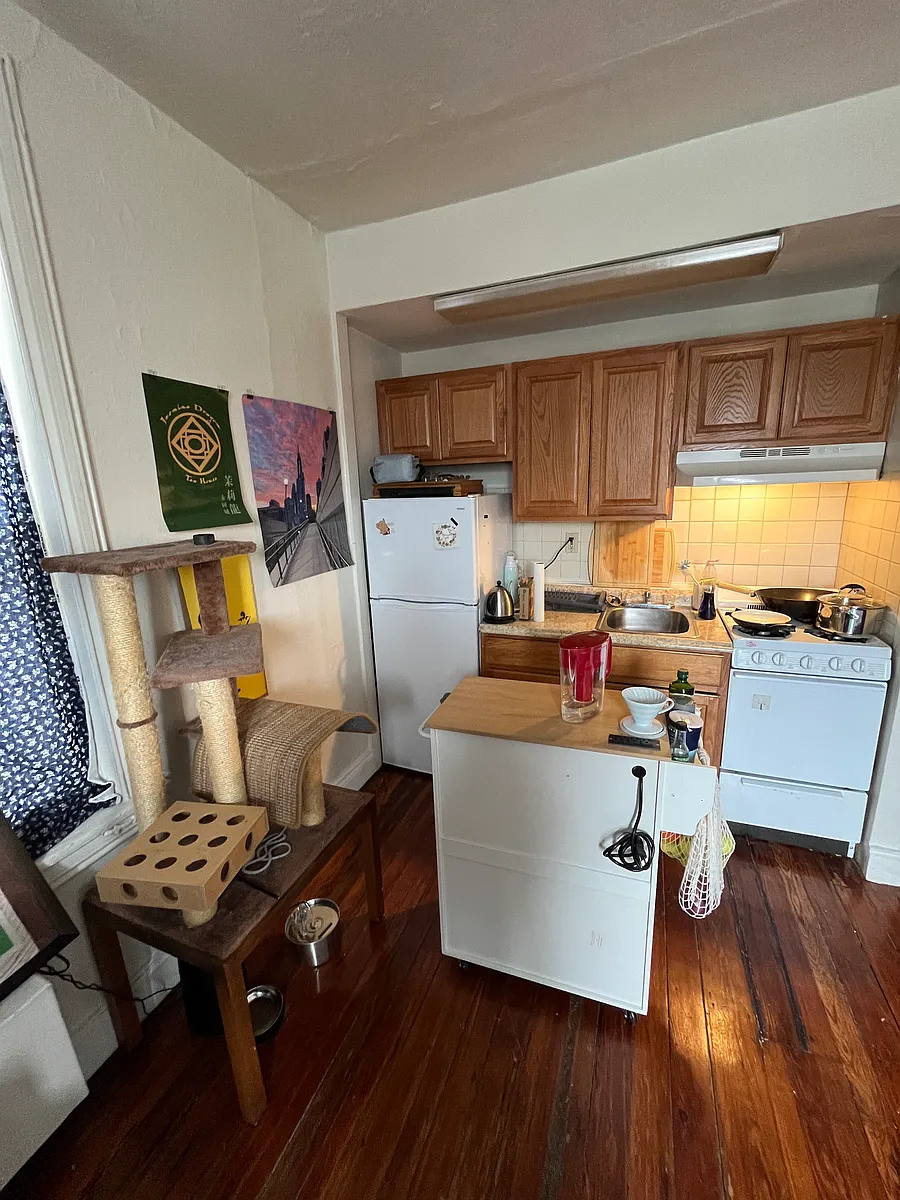 Building Photo - 210 S 43rd St #3R