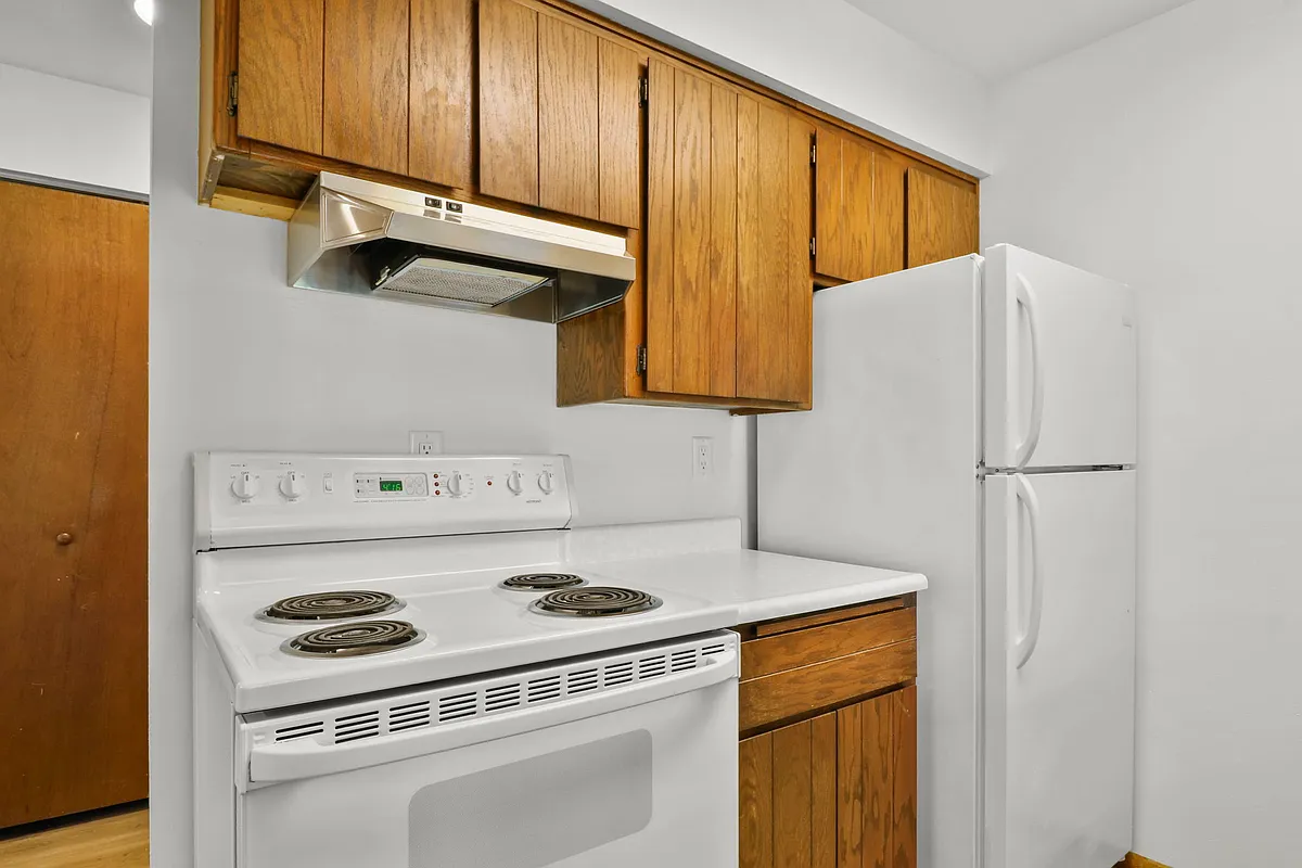 Building Photo - 526 W Franklin St #4