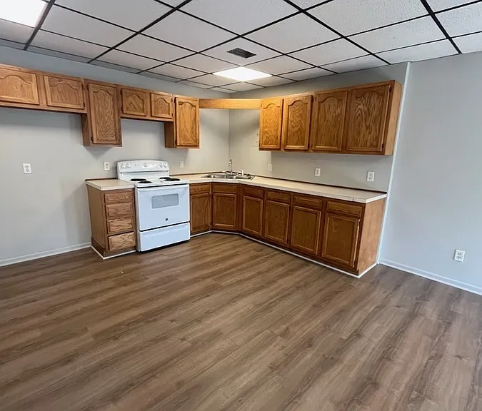 3353 Whitehall Rd — Photo 1