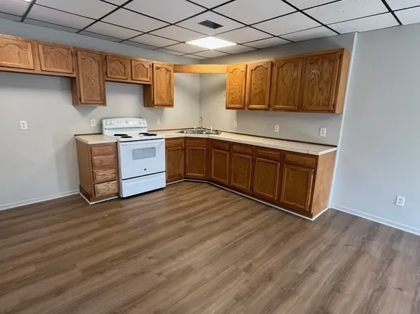 3353 Whitehall Rd, Muskegon, MI 49445