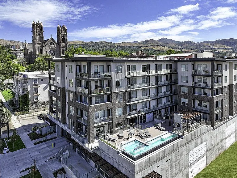 Lotus Republic Apartments — Photo 74