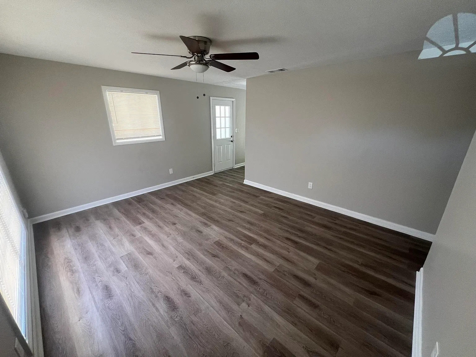4909 Mehaffey Ct — Photo 3