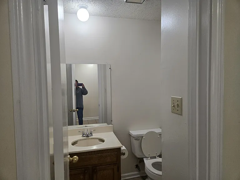 120 Oak Ridge Ave #B — Photo 7