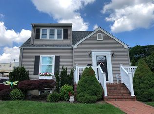 21 Jefferson Rd, Farmingdale, NY 11735