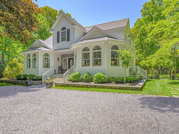 3rd image of 230 Northside Dr