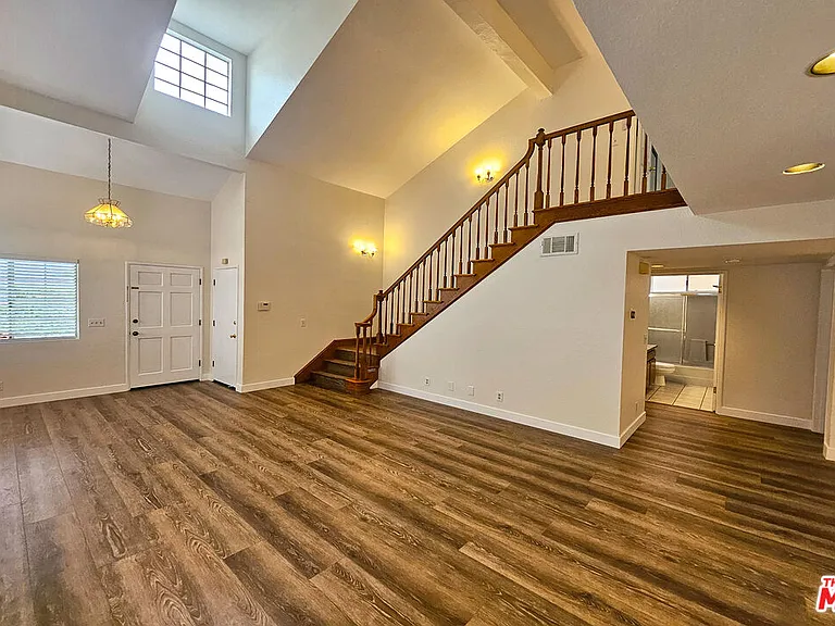 7556 Thousand Oaks Dr — Photo 5
