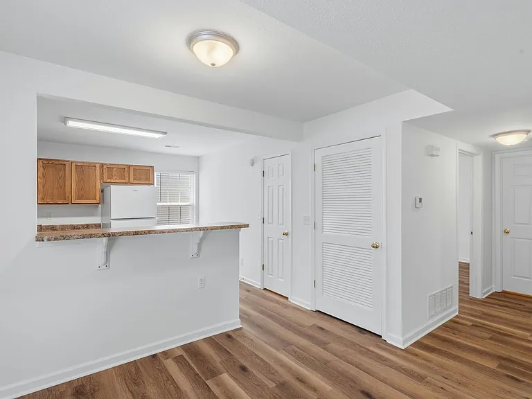 1713-1715 Louise Cir — Photo 12